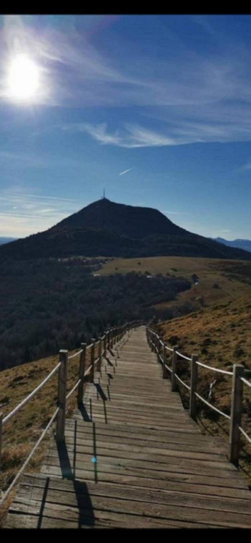 Un havre de paix à la campagne près Vulcania La Goutelle Extérieur photo